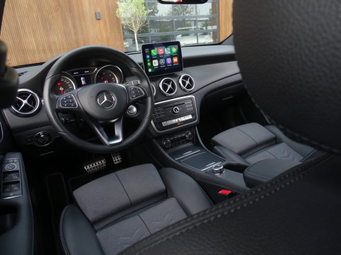 Mercedes-Benz GLA 180D 109PK automaat / LED / Apple CarPlay / *NAP*