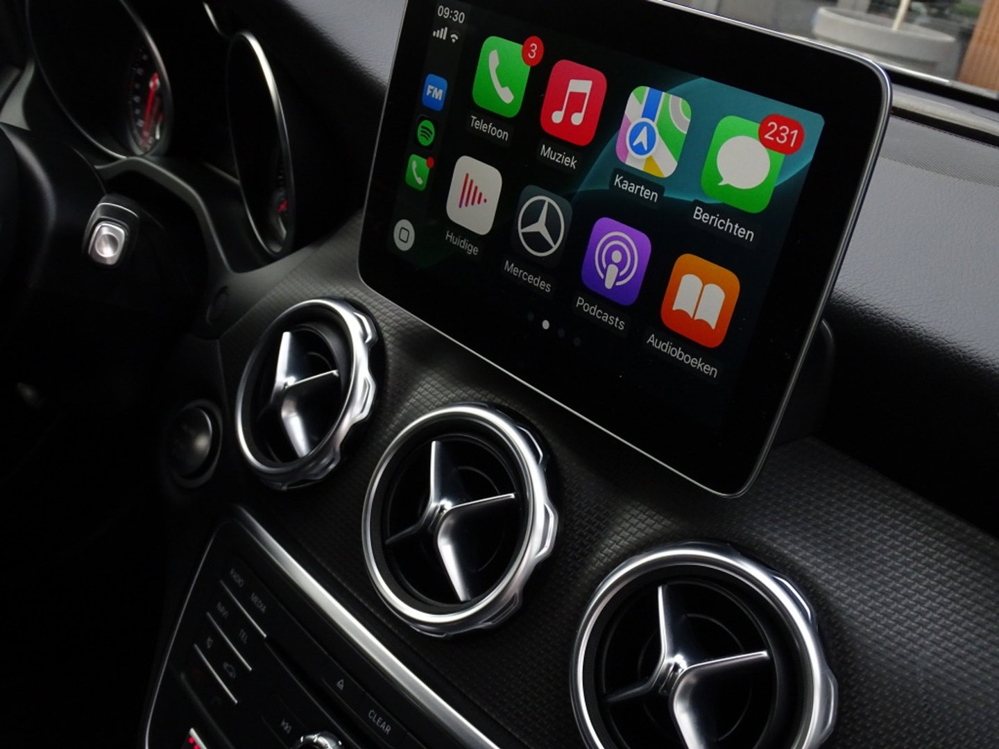 Mercedes-Benz GLA 180D 109PK automaat / LED / Apple CarPlay / *NAP*