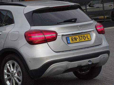 Mercedes-Benz GLA 180D 109PK automaat / LED / Apple CarPlay / *NAP*