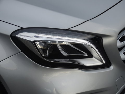 Mercedes-Benz GLA 180D 109PK automaat / LED / Apple CarPlay / *NAP*