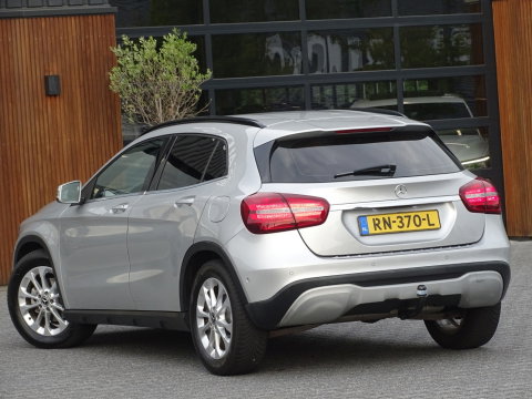 Mercedes-Benz GLA 180D 109PK automaat / LED / Apple CarPlay / *NAP*