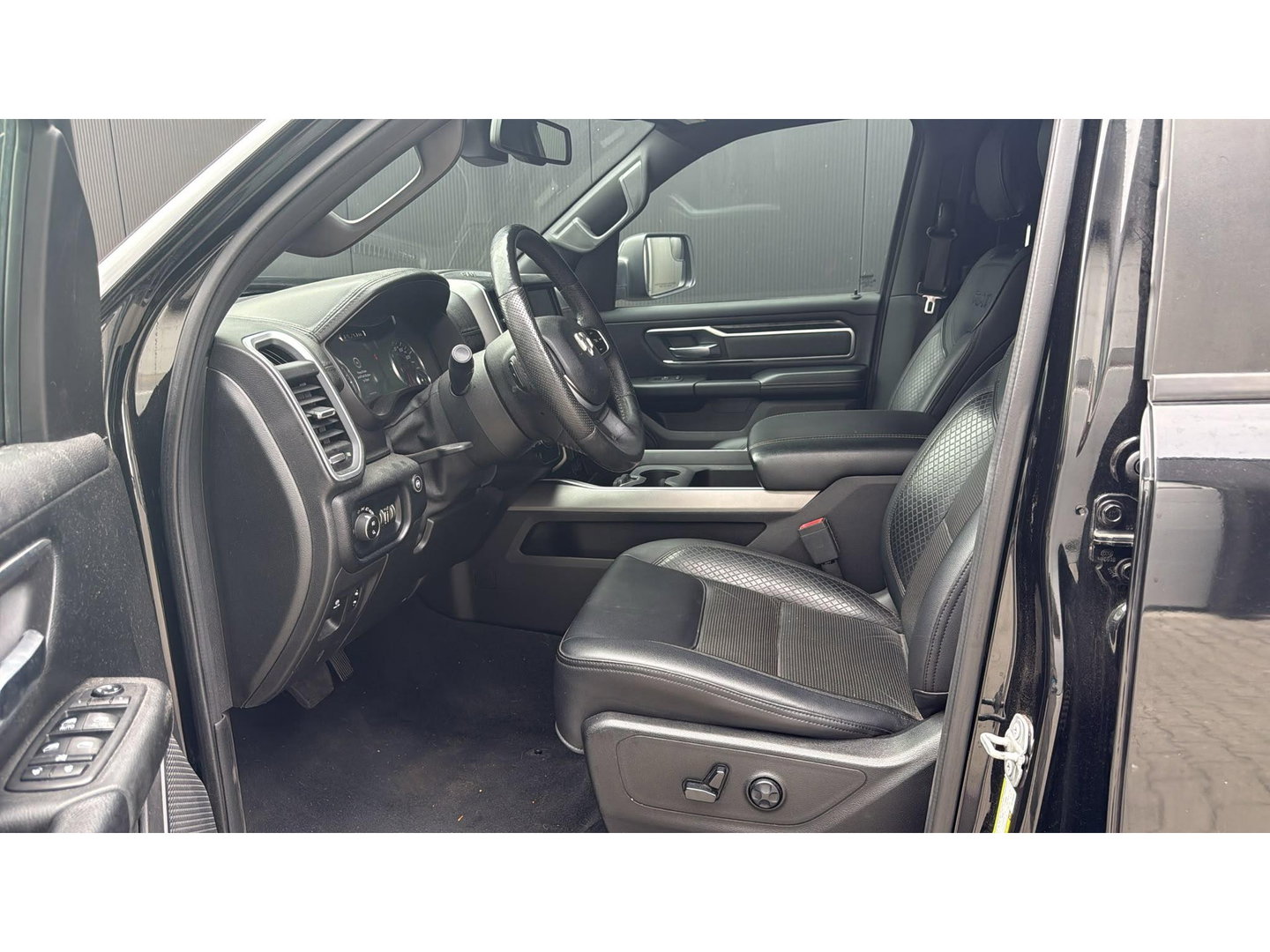Dodge Ram 1500 4x4 Crew Cab LPG Marge (btw vrij) Blackout