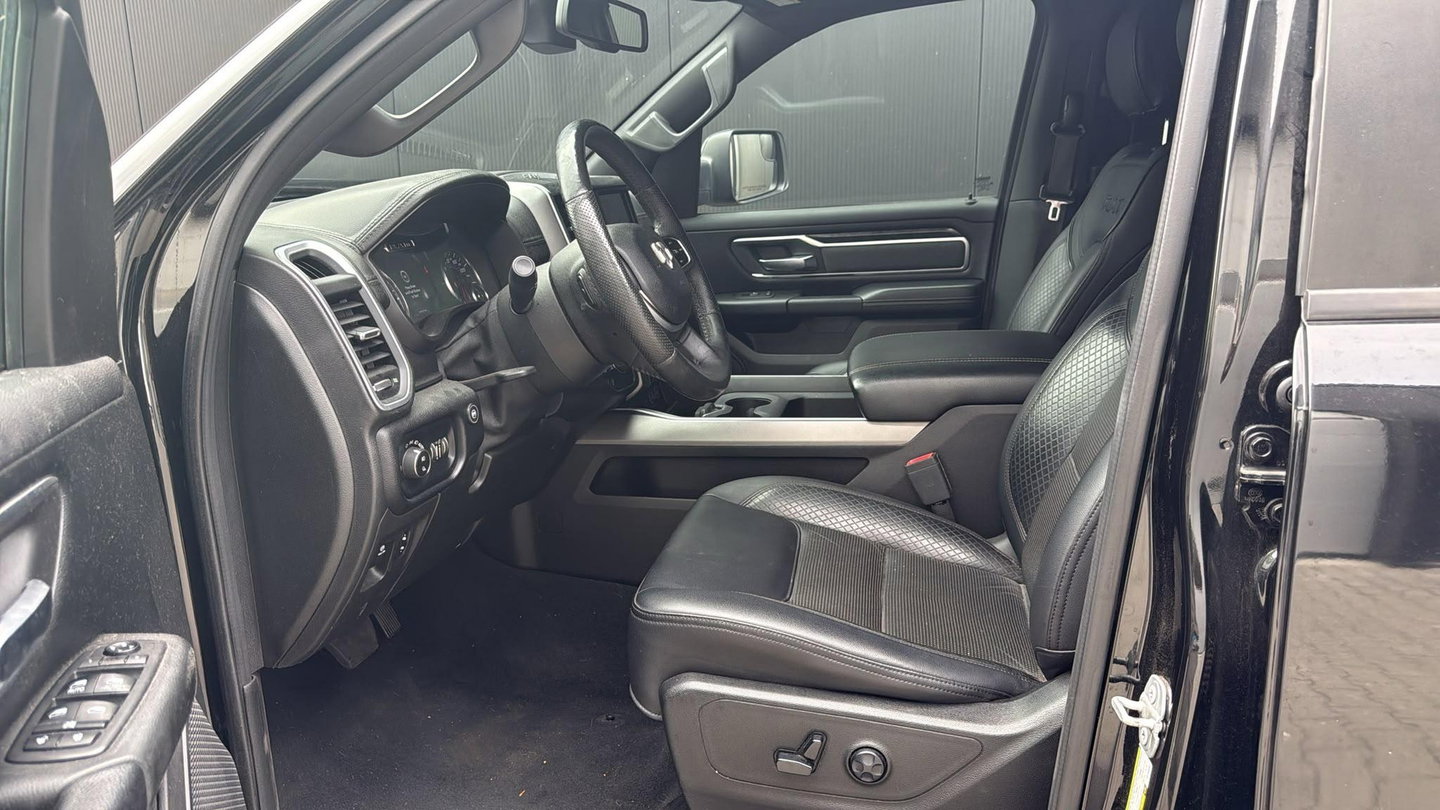 Dodge Ram Pick-Up 1500 4x4 Crew Cab LPG Marge (btw vrij) Blackout