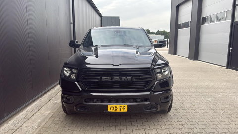 Dodge Ram Pick-Up 1500 4x4 Crew Cab LPG Marge (btw vrij) Blackout