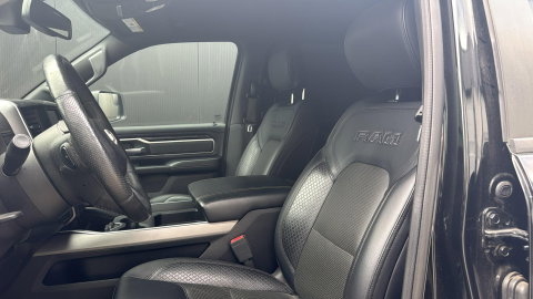Dodge Ram Pick-Up 1500 4x4 Crew Cab LPG Marge (btw vrij) Blackout