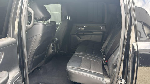 Dodge Ram Pick-Up 1500 4x4 Crew Cab LPG Marge (btw vrij) Blackout