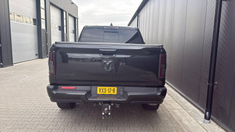 Dodge Ram Pick-Up 1500 4x4 Crew Cab LPG Marge (btw vrij) Blackout