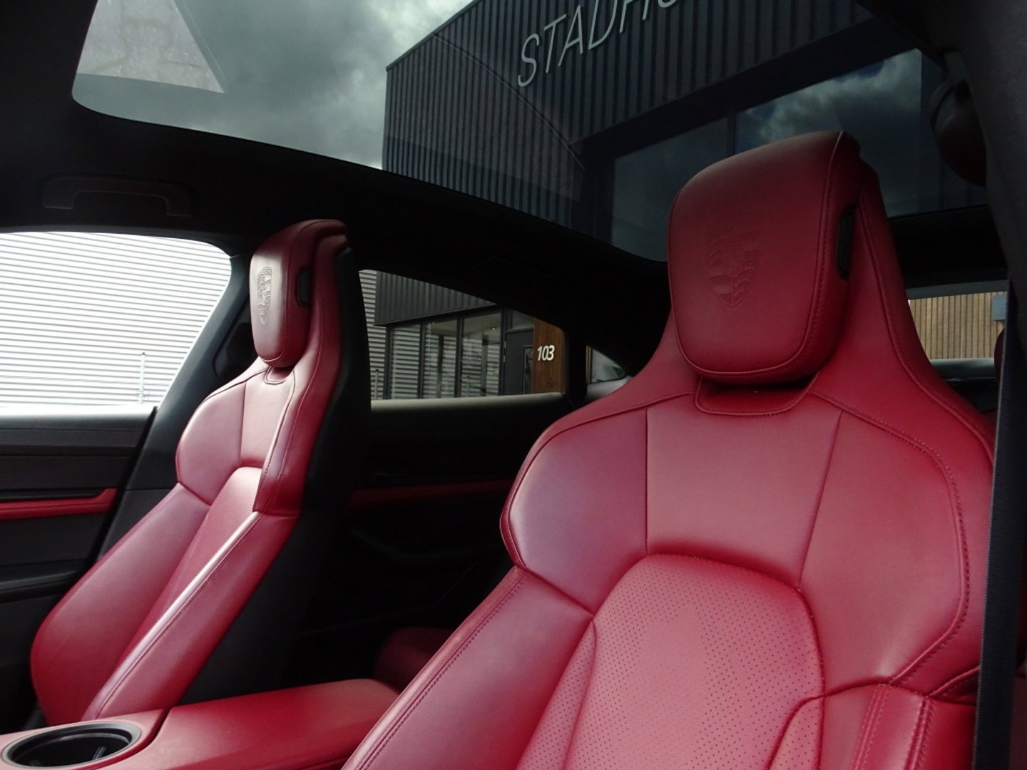 Porsche Taycan 4S 79 kWh 530PK / LED