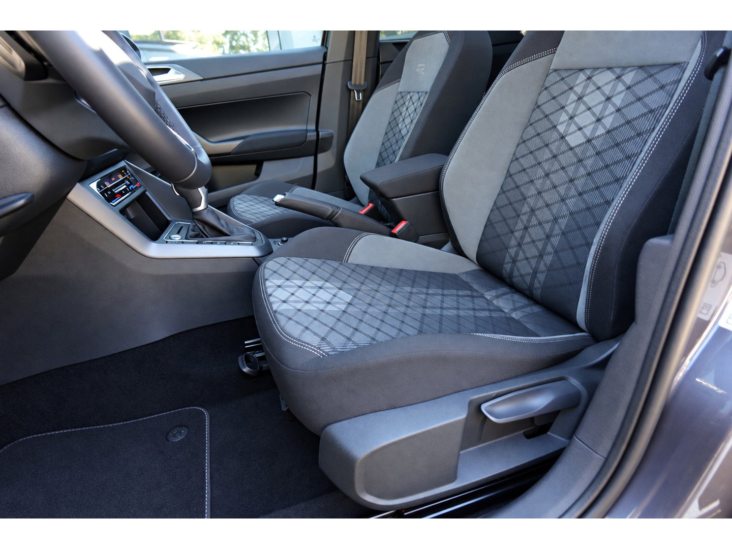 Volkswagen Taigo 1.5 TSI R-Line Business PANO KEYLESS CAM