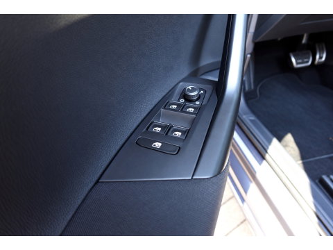 Volkswagen Taigo 1.5 TSI R-Line Business PANO KEYLESS CAM