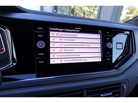 Volkswagen Taigo 1.5 TSI R-Line Business PANO KEYLESS CAM