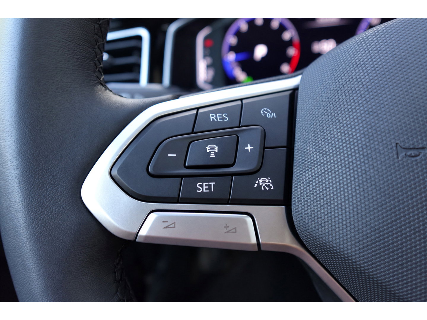 Volkswagen Taigo 1.5 TSI R-Line Business PANO KEYLESS CAM