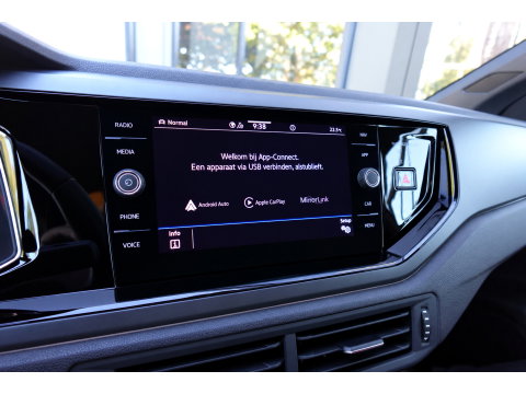 Volkswagen Taigo 1.5 TSI R-Line Business PANO KEYLESS CAM