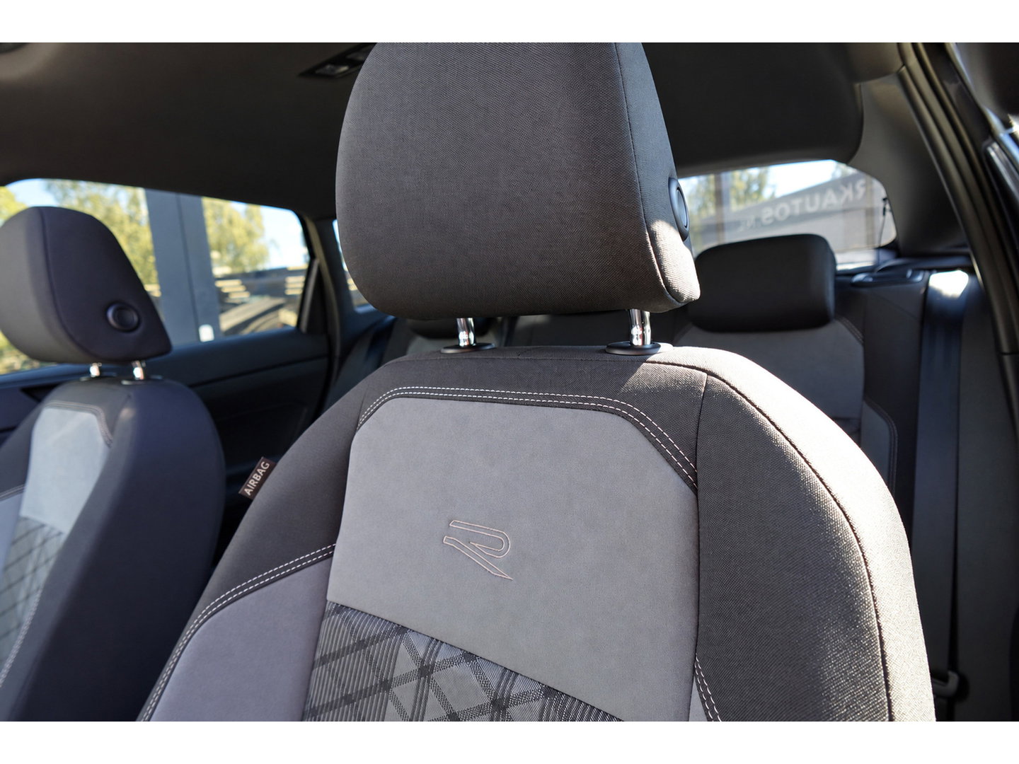 Volkswagen Taigo 1.5 TSI R-Line Business PANO KEYLESS CAM