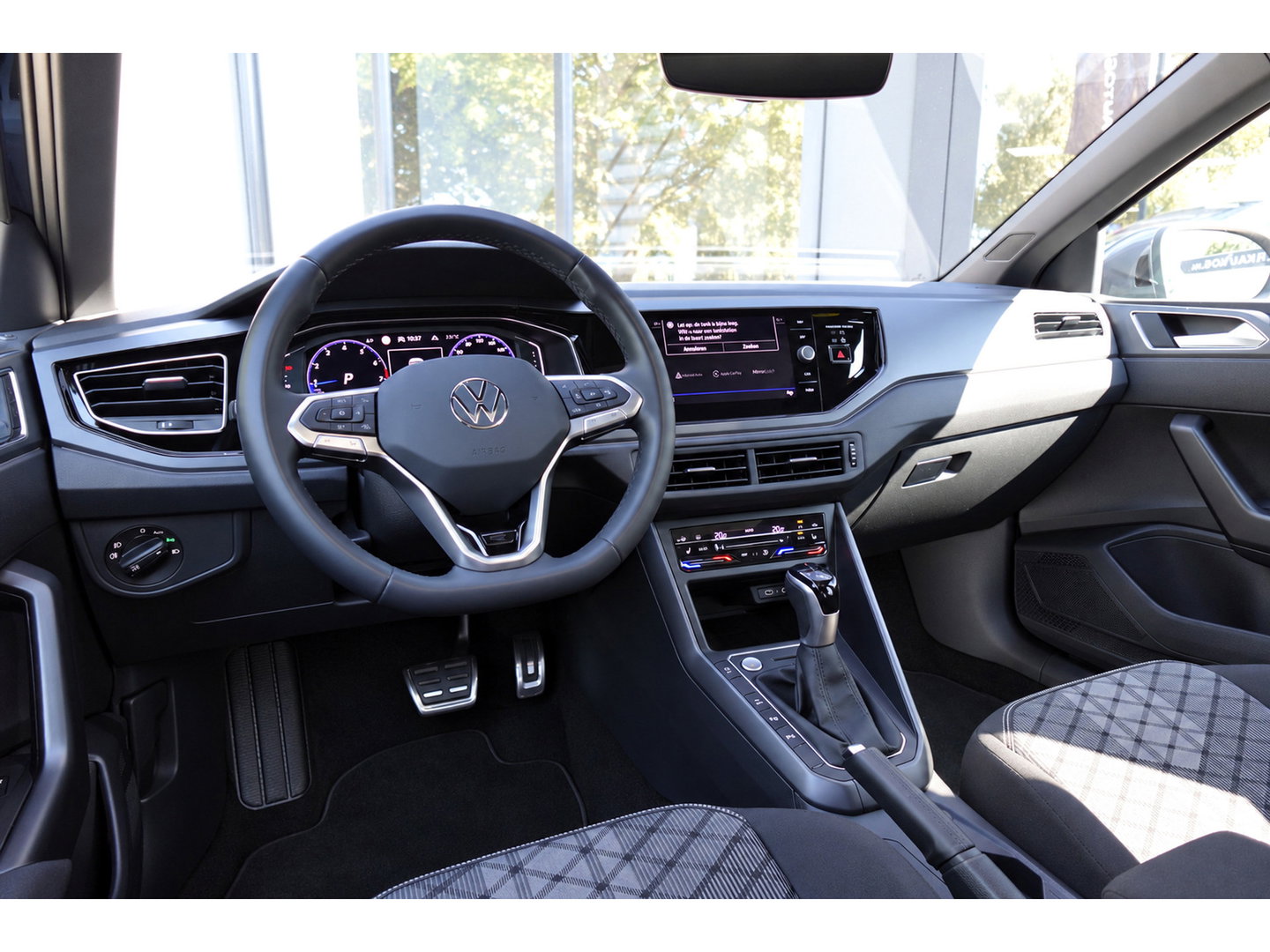 Volkswagen Taigo 1.5 TSI R-Line Business PANO KEYLESS CAM
