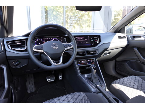 Volkswagen Taigo 1.5 TSI R-Line Business PANO KEYLESS CAM
