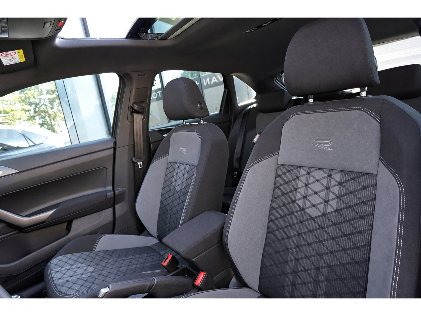 Volkswagen Taigo 1.5 TSI R-Line Business PANO KEYLESS CAM