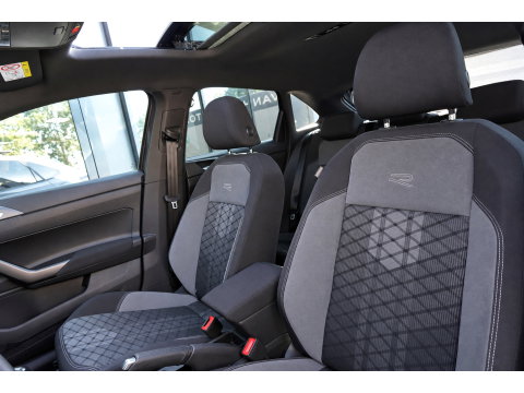 Volkswagen Taigo 1.5 TSI R-Line Business PANO KEYLESS CAM