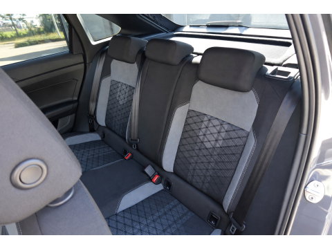 Volkswagen Taigo 1.5 TSI R-Line Business PANO KEYLESS CAM