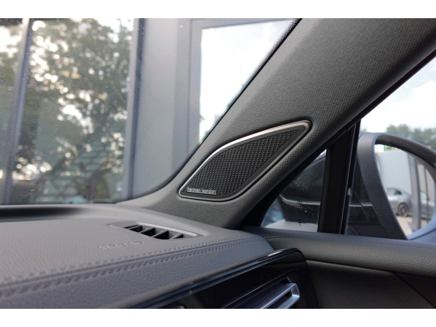 Volkswagen Tiguan 1.5 eTSI R-Line Business PANO KEYLESS H&K