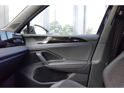 Volkswagen Tiguan 1.5 eTSI R-Line Business PANO KEYLESS H&K