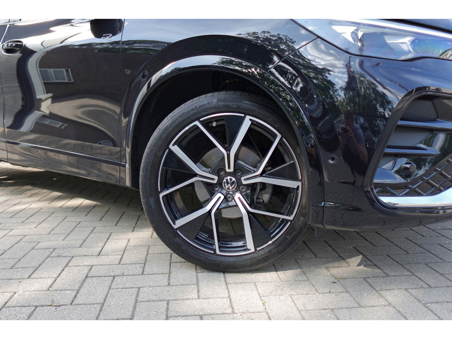Volkswagen Tiguan 1.5 eTSI R-Line Business PANO KEYLESS H&K