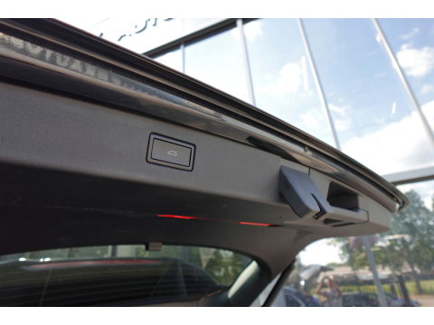 Volkswagen Tiguan 1.5 eTSI R-Line Business PANO KEYLESS H&K