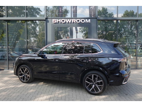 Volkswagen Tiguan 1.5 eTSI R-Line Business PANO KEYLESS H&K