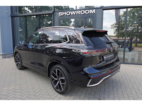 Volkswagen Tiguan 1.5 eTSI R-Line Business PANO KEYLESS H&K