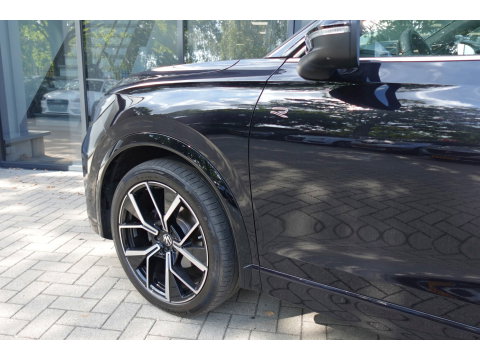Volkswagen Tiguan 1.5 eTSI R-Line Business PANO KEYLESS H&K