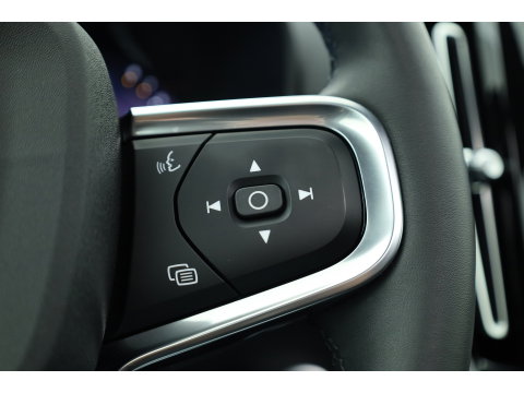 Volvo XC40 2.0 B4 Ultimate Dark | Pano-dak | Leer | Adap. Cruise | Harman & Kardon | Pixel LED |