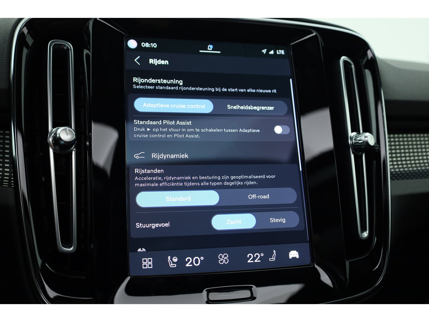 Volvo XC40 2.0 B4 Ultimate Dark | Pano-dak | Leer | Adap. Cruise | Harman & Kardon | Pixel LED |