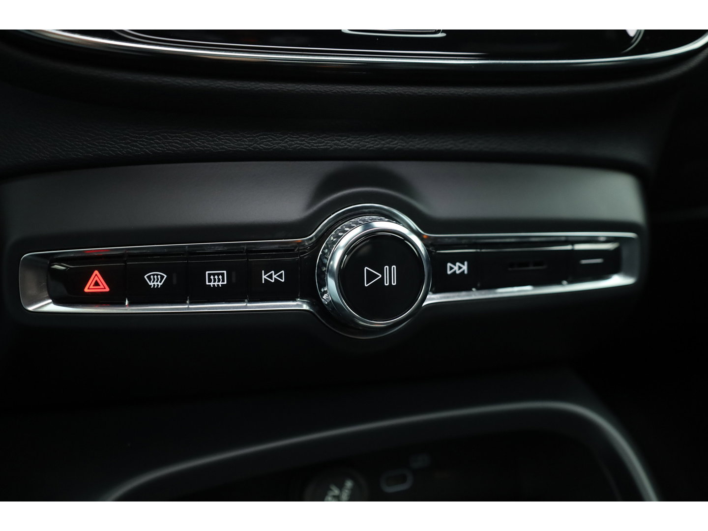 Volvo XC40 2.0 B4 Ultimate Dark | Pano-dak | Leer | Adap. Cruise | Harman & Kardon | Pixel LED |