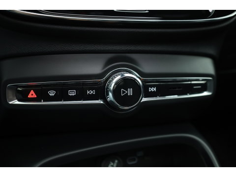 Volvo XC40 2.0 B4 Ultimate Dark | Pano-dak | Leer | Adap. Cruise | Harman & Kardon | Pixel LED |