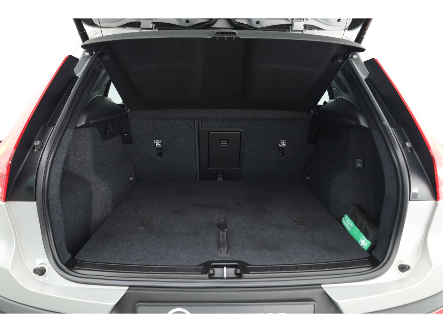 Volvo XC40 2.0 B4 Ultimate Dark | Pano-dak | Leer | Adap. Cruise | Harman & Kardon | Pixel LED |