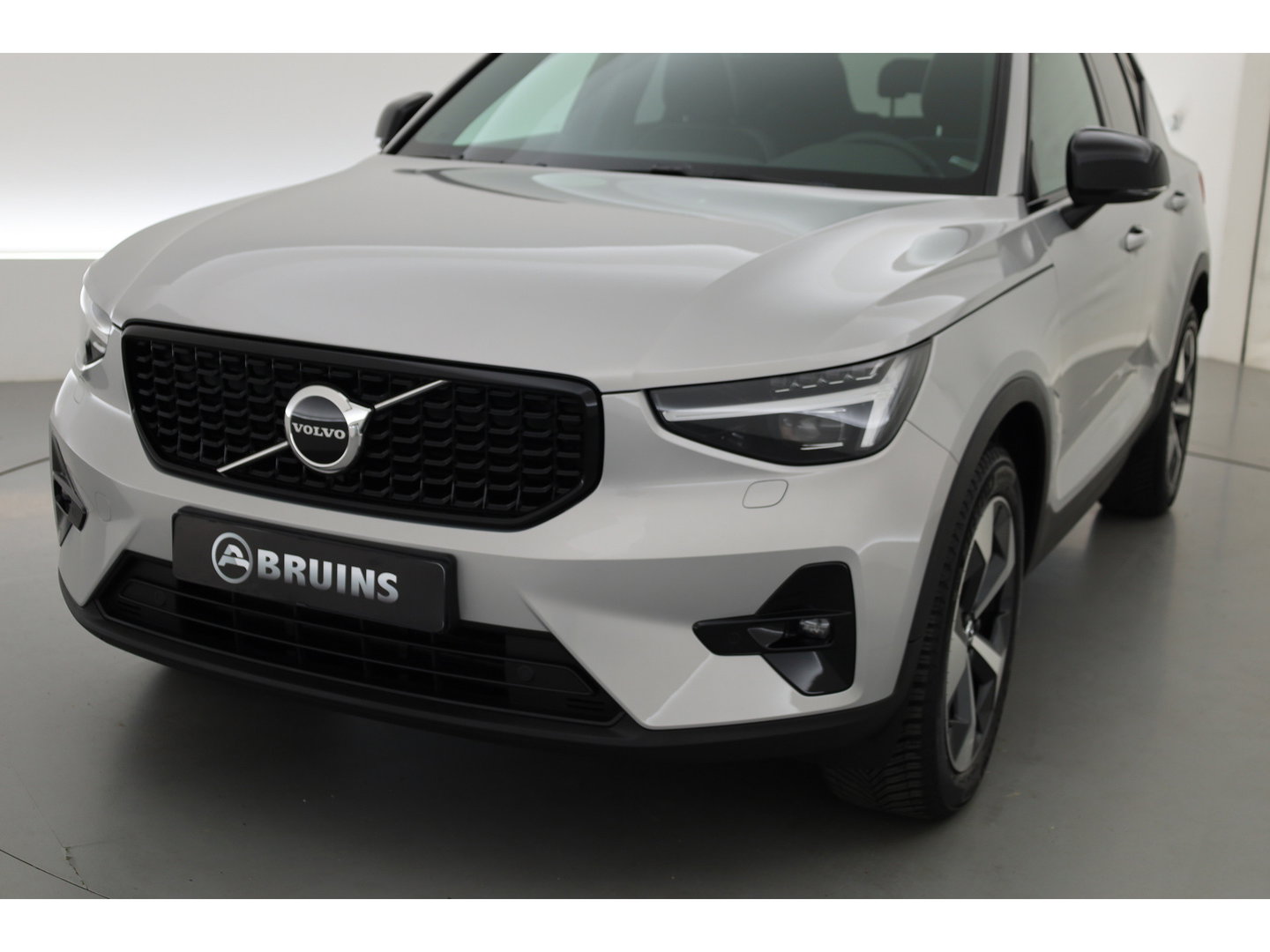 Volvo XC40 2.0 B4 Ultimate Dark | Pano-dak | Leer | Adap. Cruise | Harman & Kardon | Pixel LED |