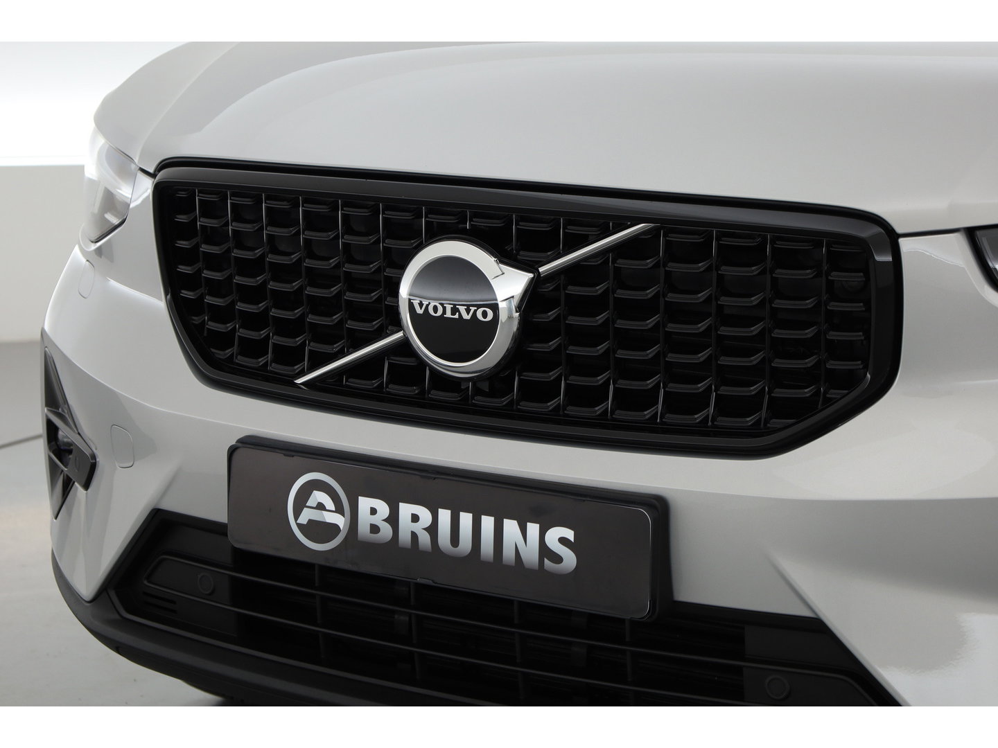 Volvo XC40 2.0 B4 Ultimate Dark | Pano-dak | Leer | Adap. Cruise | Harman & Kardon | Pixel LED |