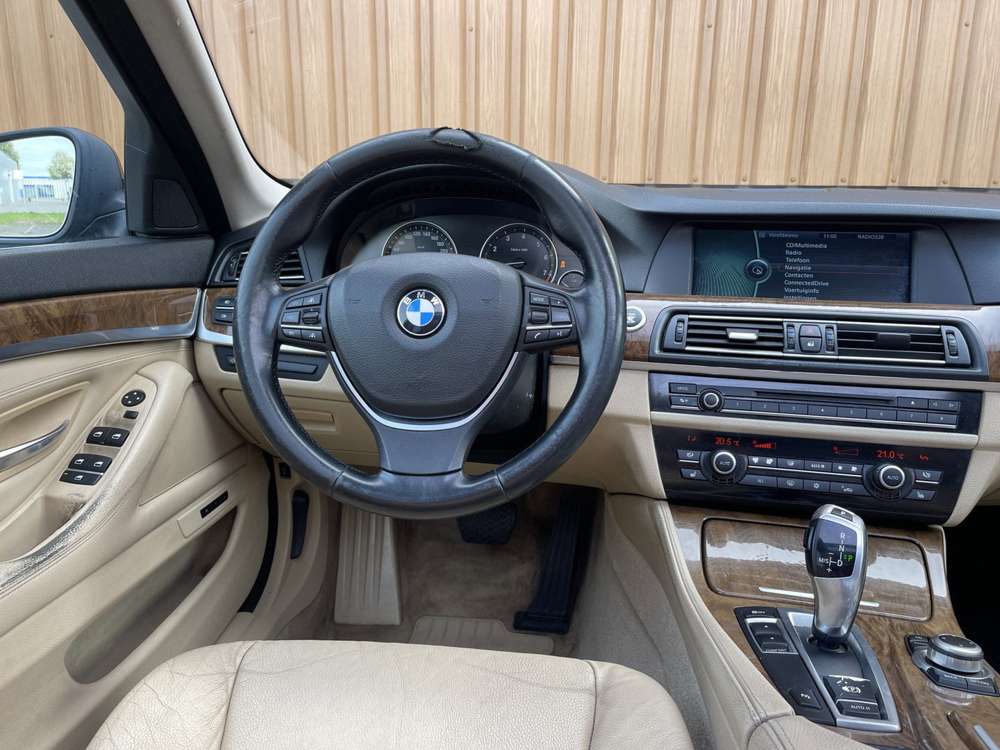 BMW 5 Serie 523i High Executive | Handel / export | Keyless | Trekhaak | Panoramadak | Bluetooth | Navigatie | Cruise Control | Airconditioning |