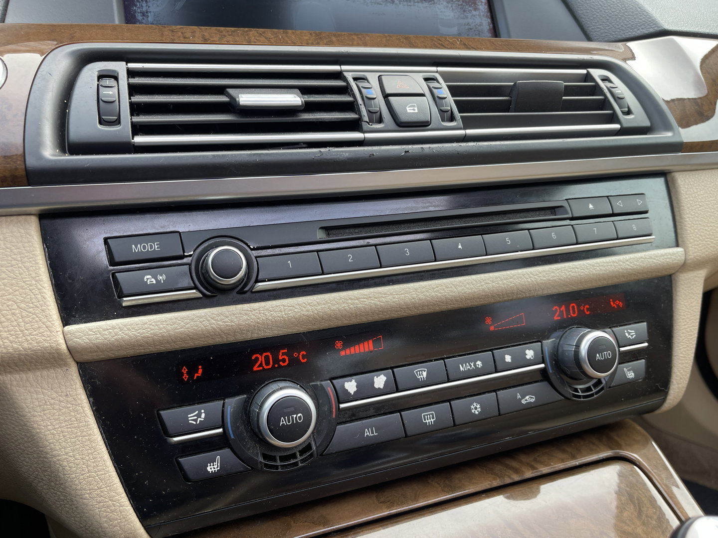 BMW 5 Serie 523i High Executive | Handel / export | Keyless | Trekhaak | Panoramadak | Bluetooth | Navigatie | Cruise Control | Airconditioning |