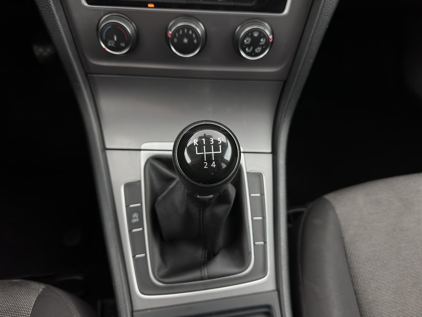 Volkswagen Golf 1.2 TSI Easyline *NAVI-FULLMAP | COMFORT-SEATS | AIRCO | PRIVACY-GLASS | 18''ALU*