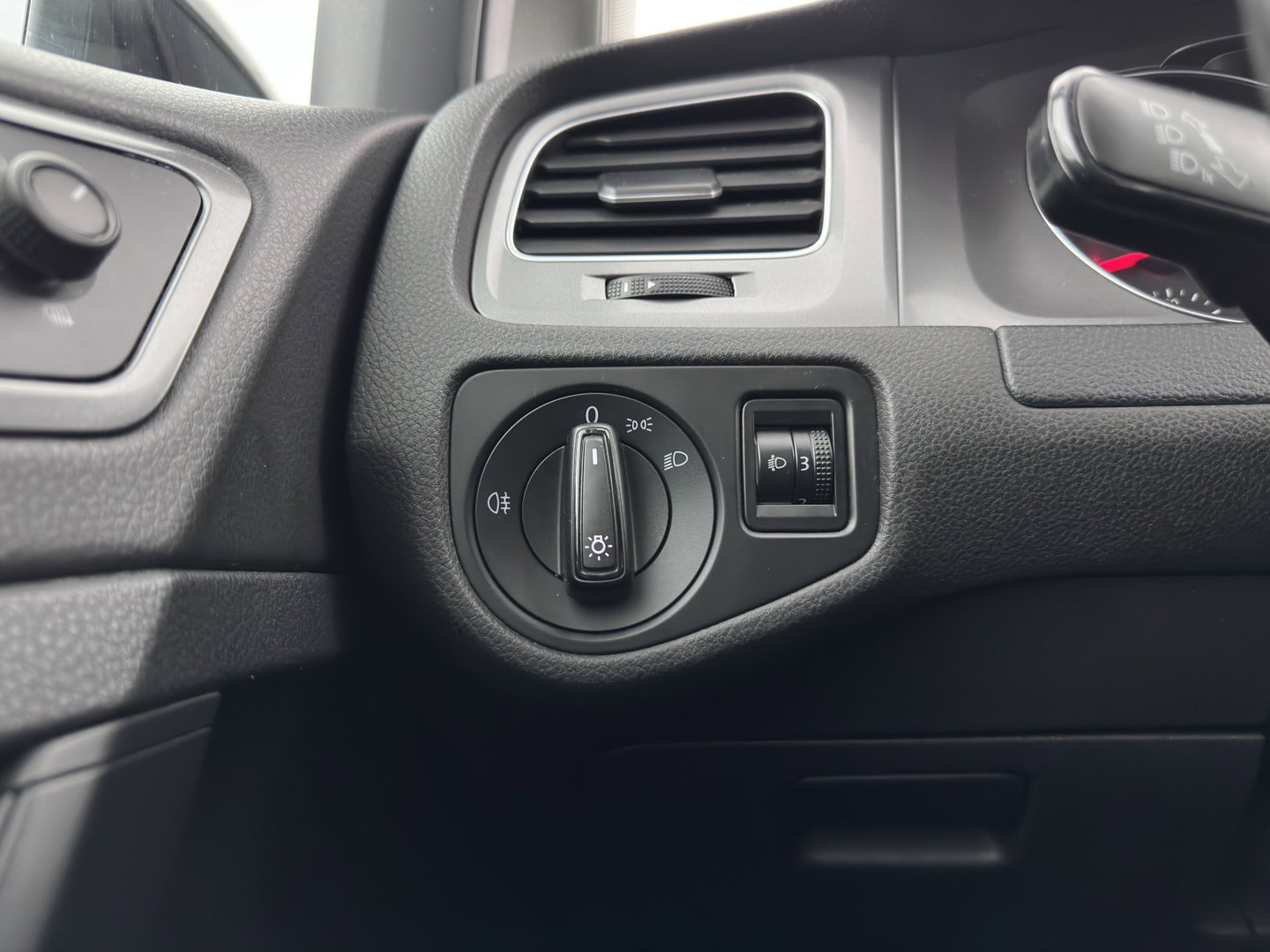 Volkswagen Golf 1.2 TSI Easyline *NAVI-FULLMAP | COMFORT-SEATS | AIRCO | PRIVACY-GLASS | 18''ALU*