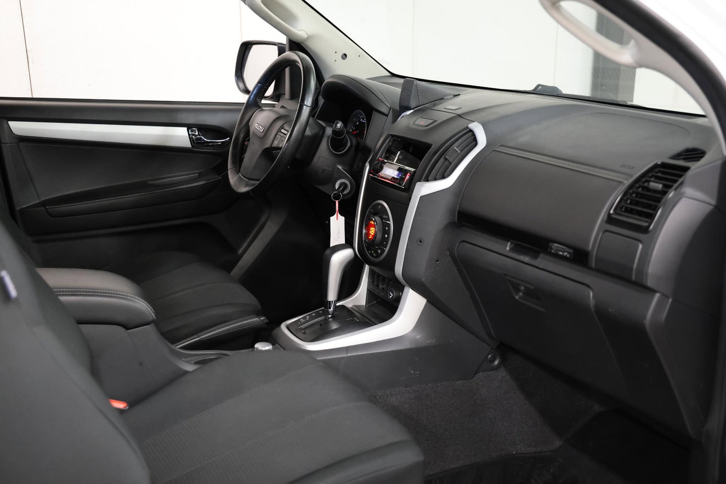 Isuzu D-Max 1.9 Extended Cab 3500KG TREKHAAK EURO 6