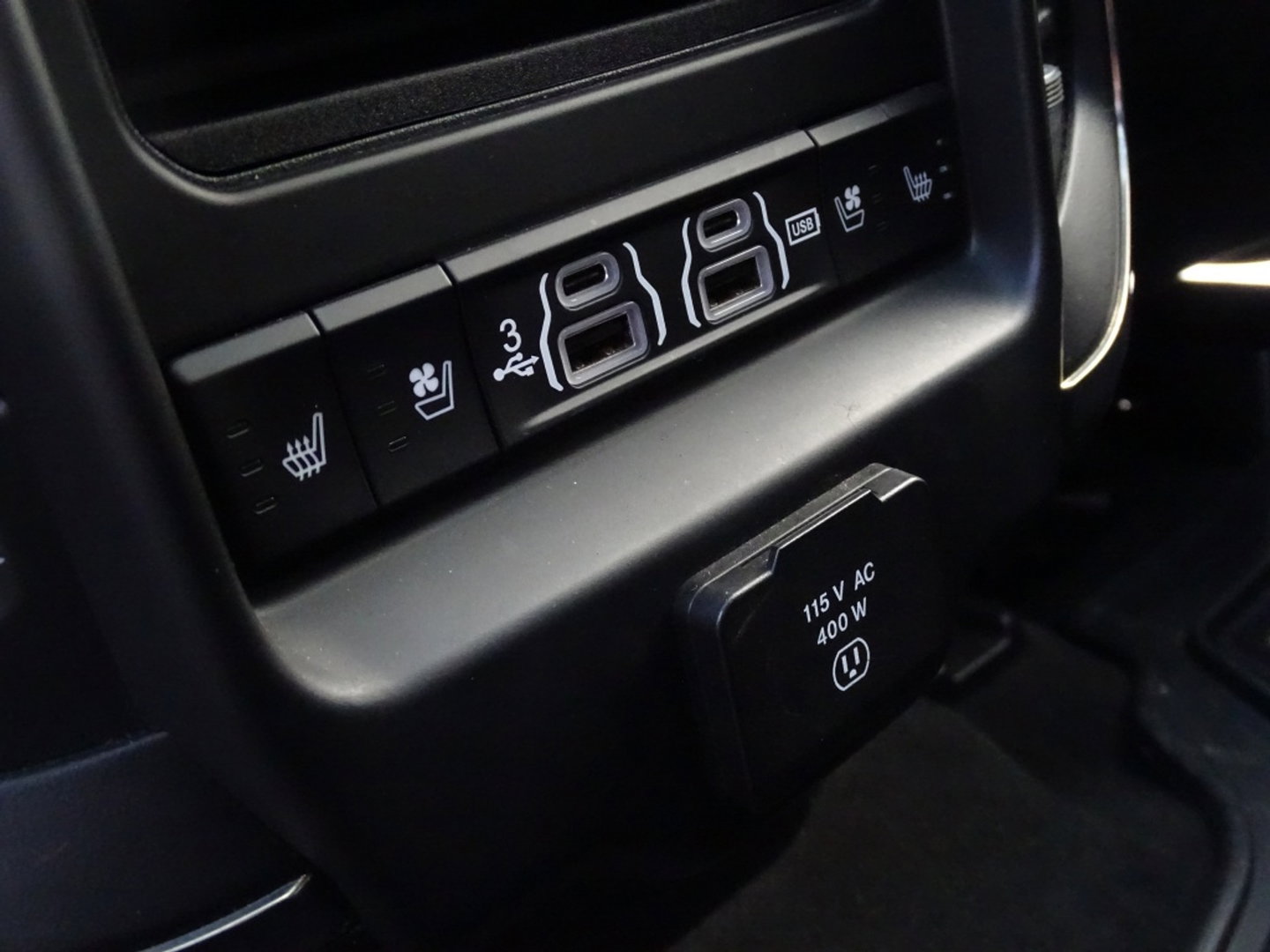 RAM Ram 1500 5.7 V8 402PK 4X4 Limited / Harman Kardon / pano / *NAP* / BTW