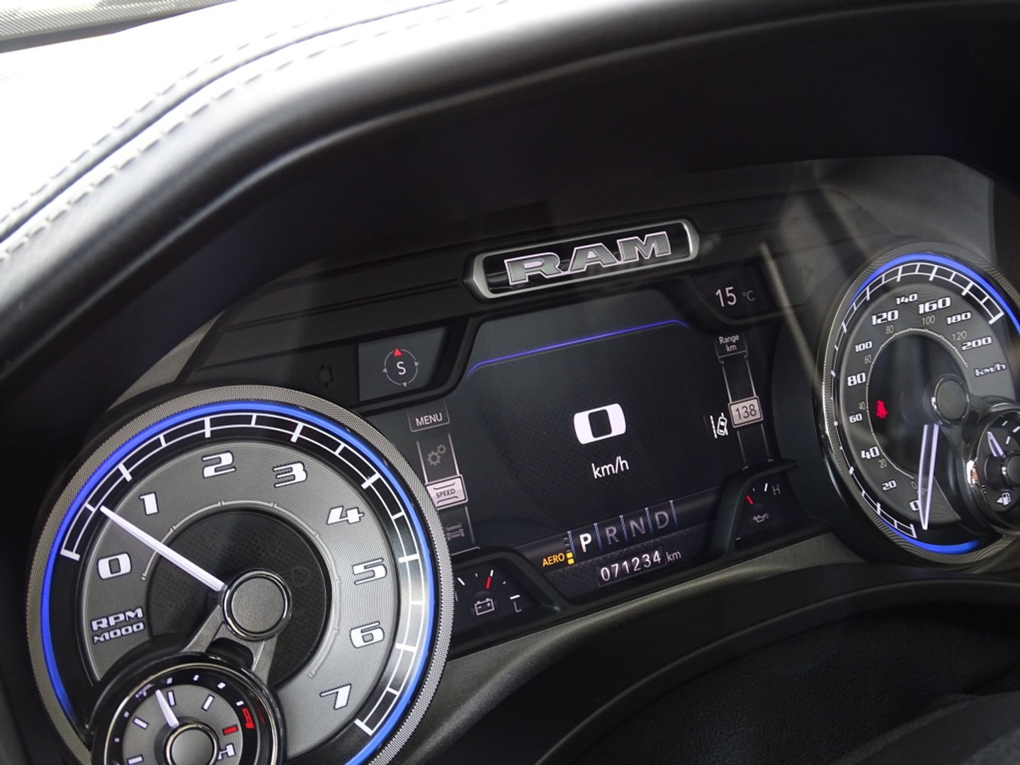 RAM Ram 1500 5.7 V8 402PK 4X4 Limited / Harman Kardon / pano / *NAP* / BTW