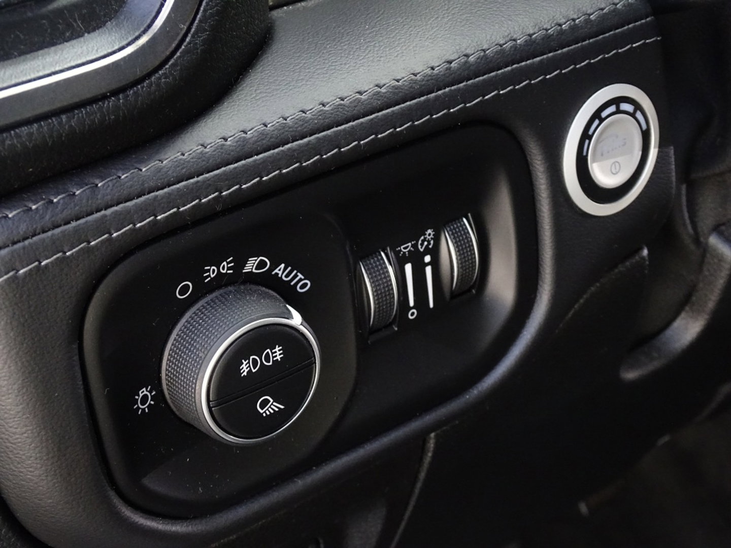 RAM Ram 1500 5.7 V8 402PK 4X4 Limited / Harman Kardon / pano / *NAP* / BTW