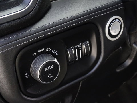 RAM Ram 1500 5.7 V8 402PK 4X4 Limited / Harman Kardon / pano / *NAP* / BTW