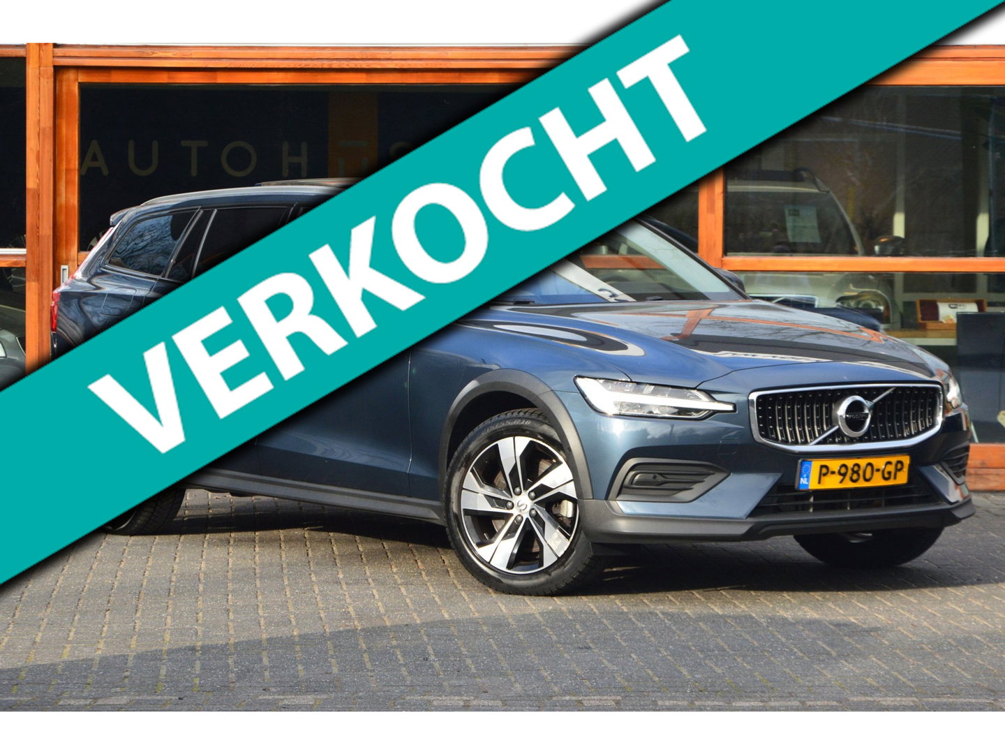 Volvo V60 Cross Country B5 AWD | Panoramadak | Adaptive Cruise | Harman/Kardon | Stoel + Stuur verwarmd | Trekhaak 1800KG |