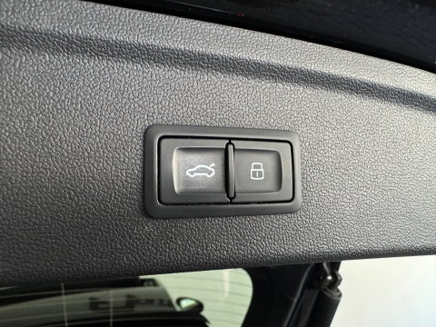 Audi RS3 Sportback 2.5 TFSI quattro Pano|Ceramic|Hulk|Keyless|HuD