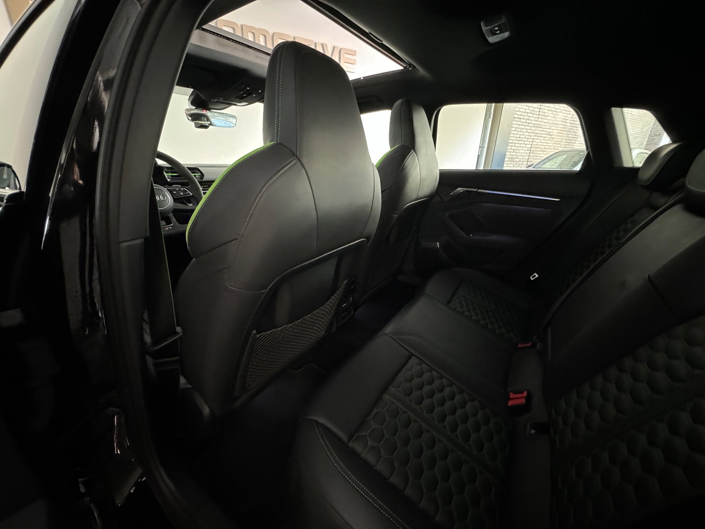 Audi RS3 Sportback 2.5 TFSI quattro Pano|Ceramic|Hulk|Keyless|HuD