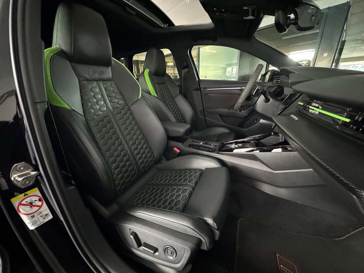 Audi RS3 Sportback 2.5 TFSI quattro Pano|Ceramic|Hulk|Keyless|HuD